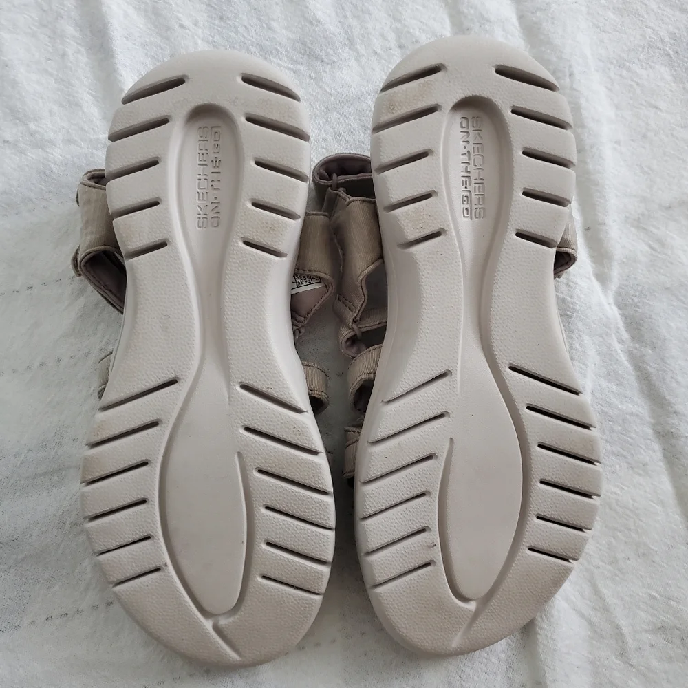 Sketchers on the go sandals with goga mat soles sz:7 - Picture 10 of 11